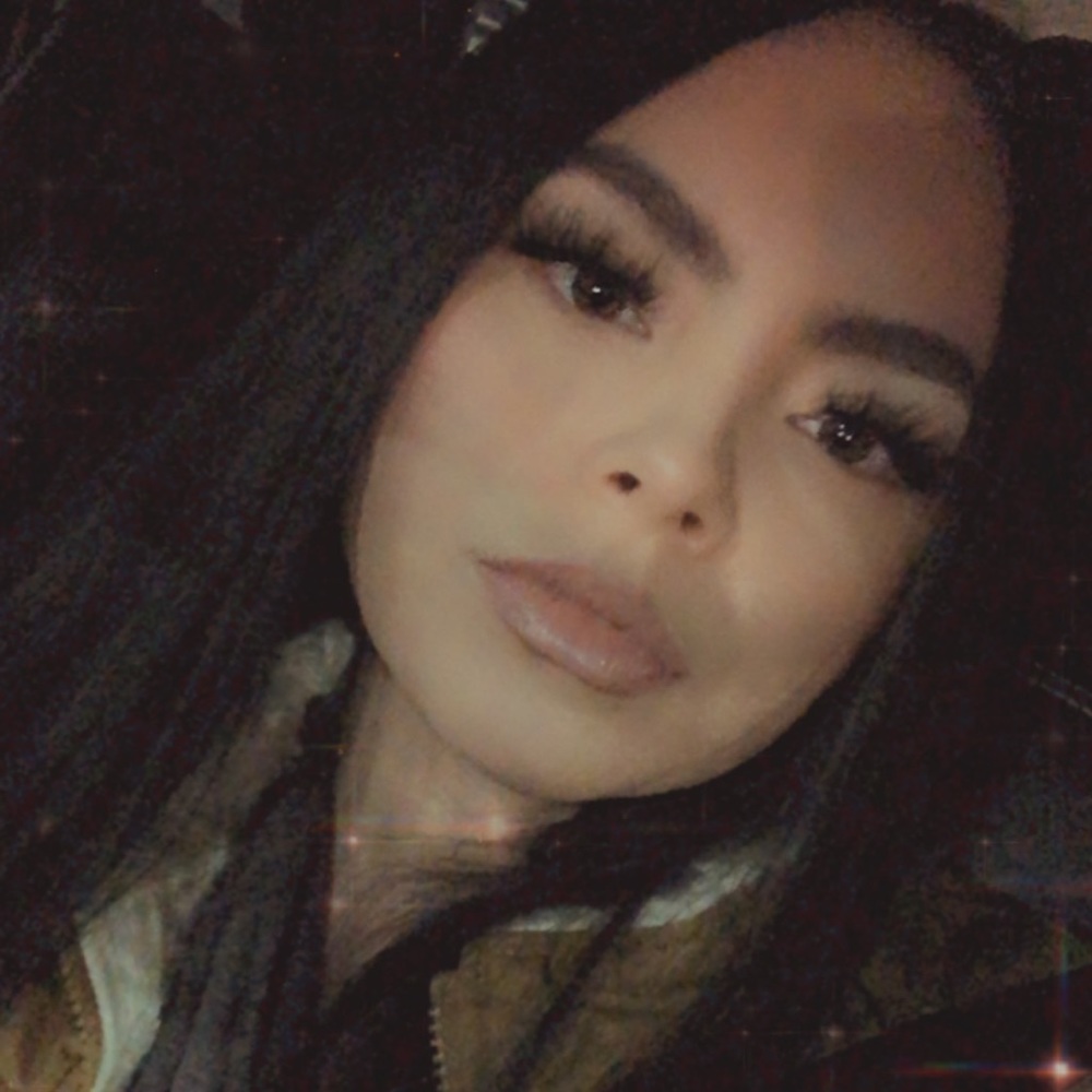 Meet your Posher, Mayra